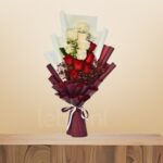 Red & White Rose Harmony Bouquet with Gypso – Wholesale in Qatar - 1151