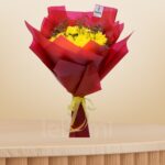 Textured Bloom – Chrysanthemum & Limonium Bouquet – Wholesale in Qatar - 1266